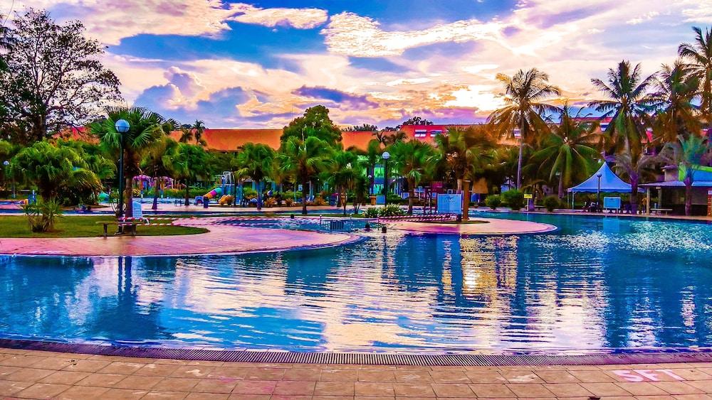 De Rhu Beach Resort Kuantan Exterior foto